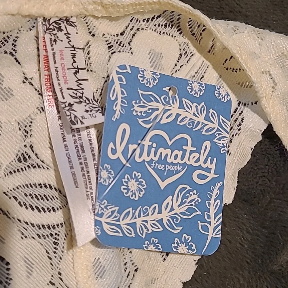 Lacy Bra Lounge Free People XL Plunge Bralette Yellow Lace - Picture 2 of 3